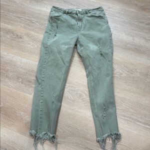 Risen Jeans Women's Distressed Frayed Hem 27” Inseam Olive Green Size 13/31